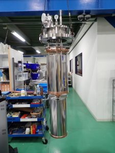 液体窒素・液体ヘリウムタンク４